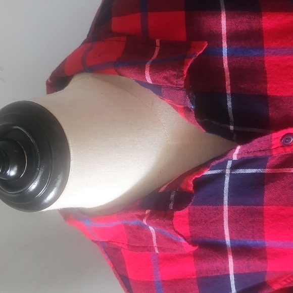 beachlunchlounge Red and Blue Plaid Hi-Low Button Down - Picture 4 of 10